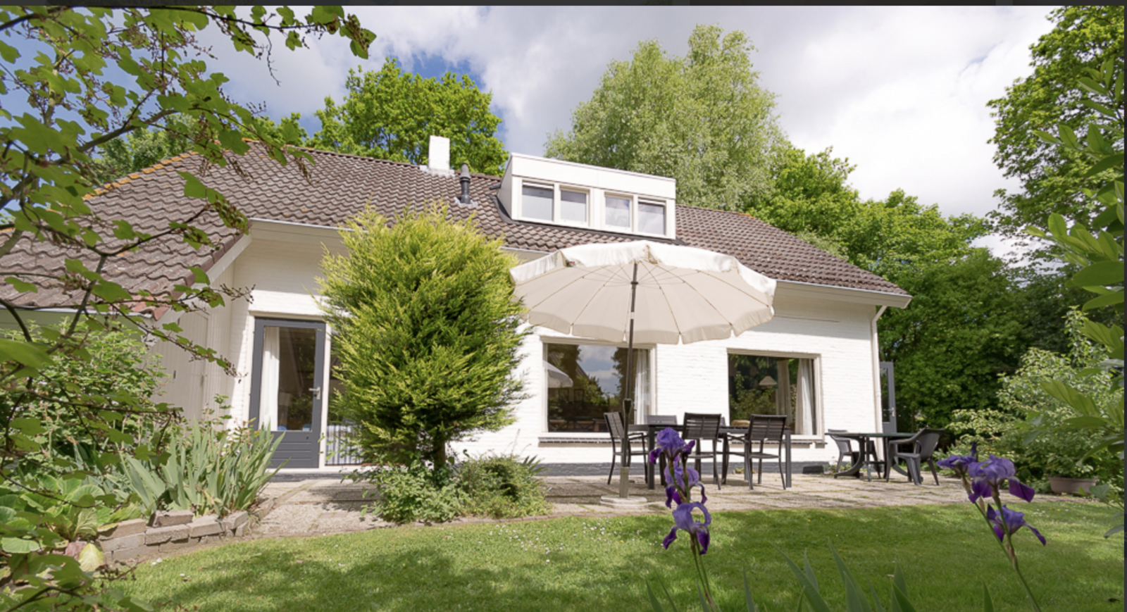 VZ1157 Detached very spacious holiday home in Oostkapelle