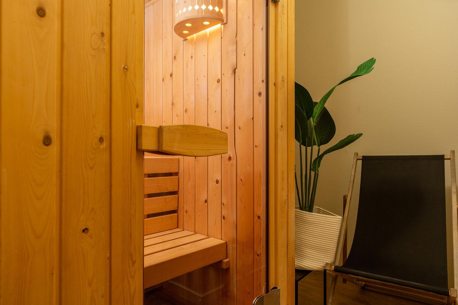 Luxury group accommodation with sauna and hot tub | 14 persons