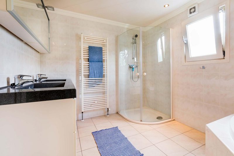 de-boet-6-personen-wellness-hottub