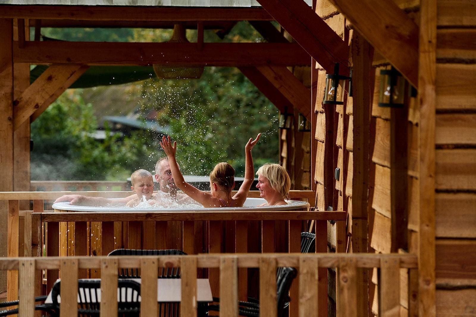 Baumhaus mit Jacuzzi | 2-4 Pers.