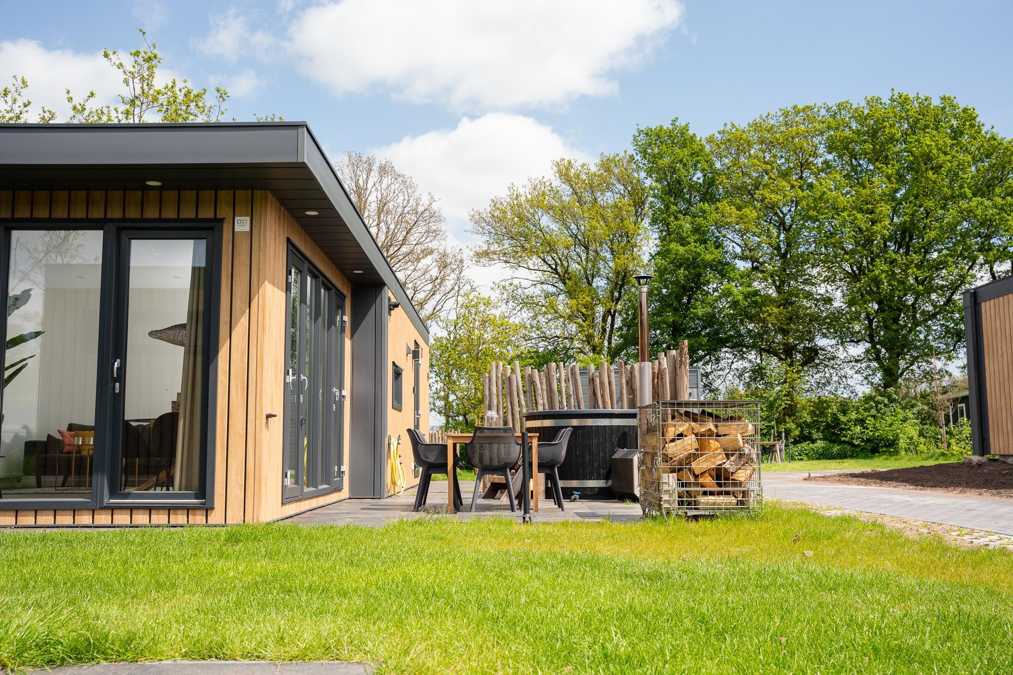 oak-lodge-with-hot-tub-i-4-people