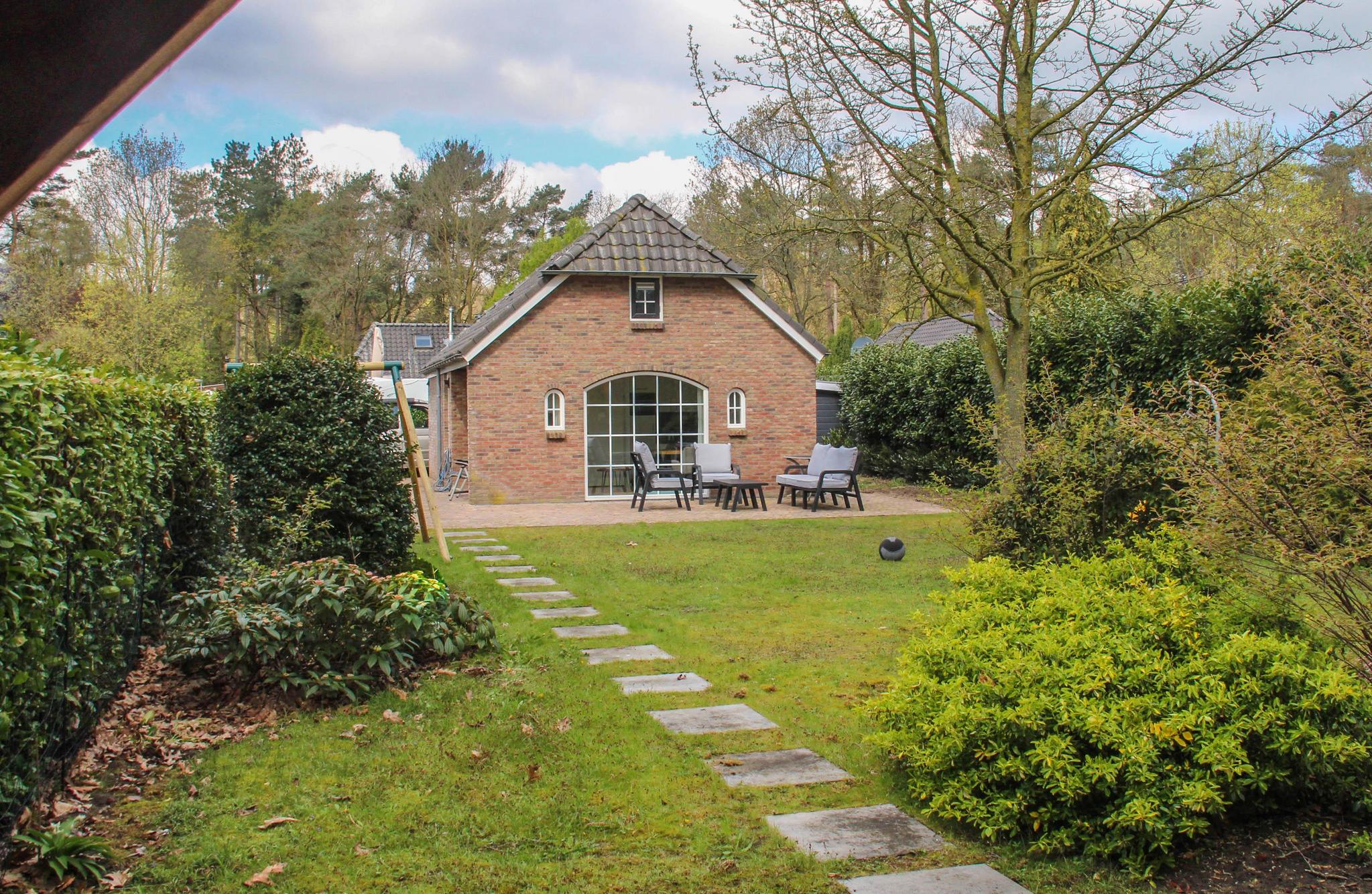 Vrijstaande bungalow voor 6 personen, volledig ingericht.