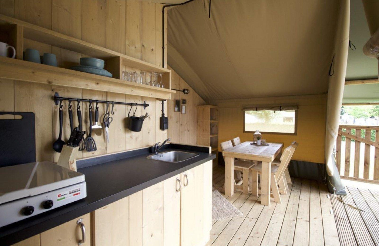 Safaritent met sanitair | 4 persoons