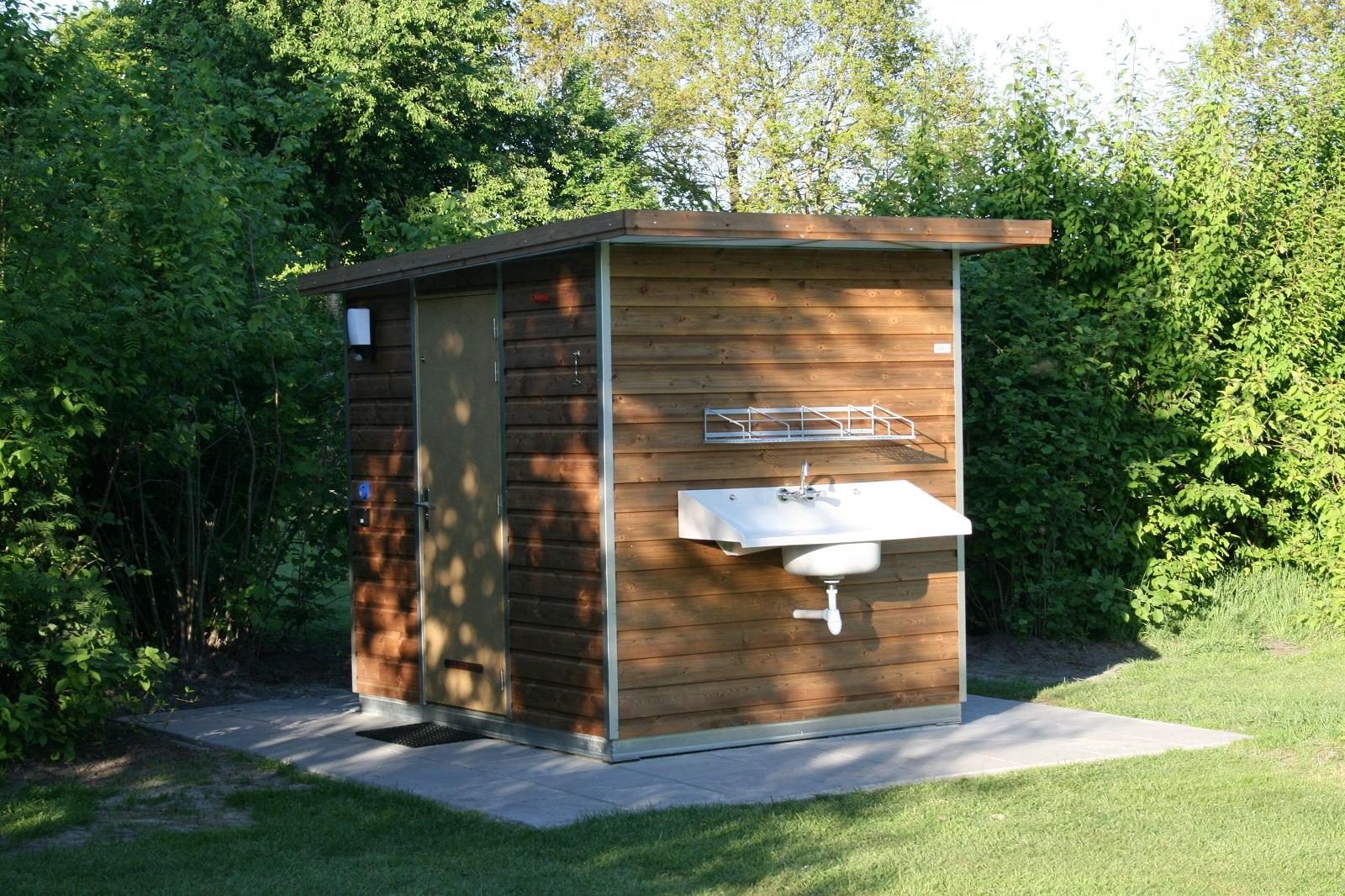 Comfortplaats XL met compact privé sanitair - autovrij 