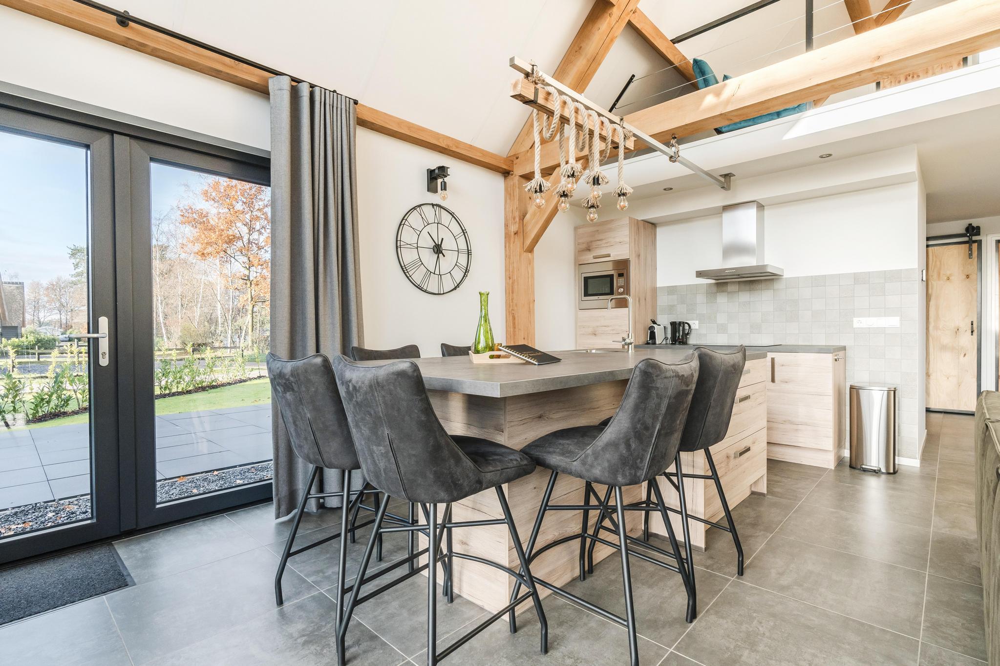 farm-lodge-677