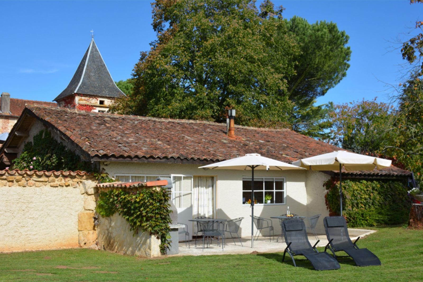 Chateau Prayssac - Bakkershuis vrijstaand huis met zwembad 