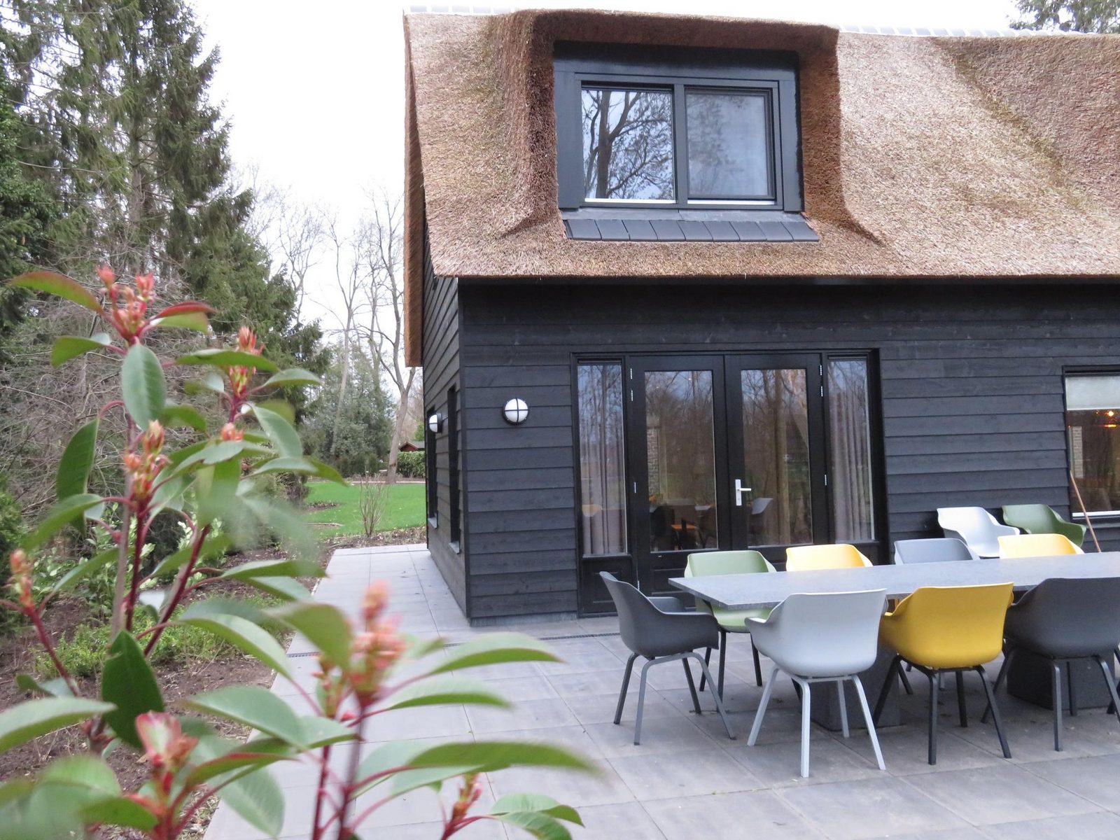 Op ons park hebben wij een prachtige en zeer luxe groepsaccommodatie die geschikt is voor maximaal 12 personen. Voorzien van de nieuwste snufjes en zeer luxe ingericht is deze accommodatie de ideale l..
