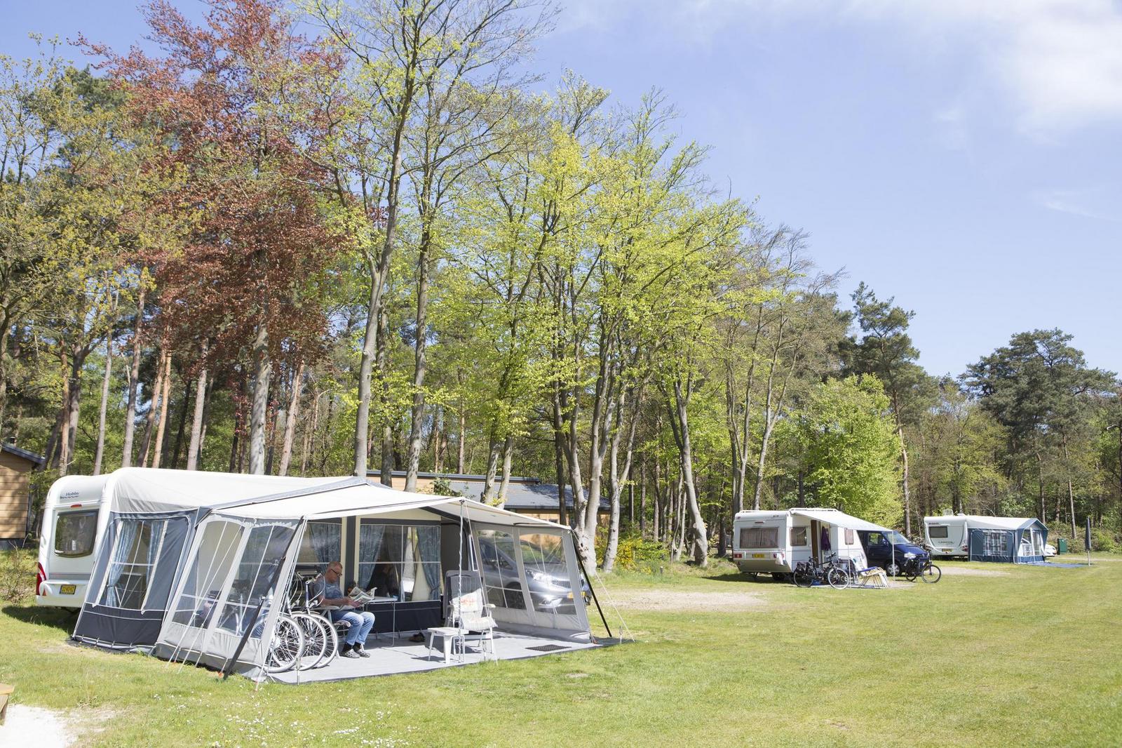 Comfortplaats (caravan of camper) - met auto