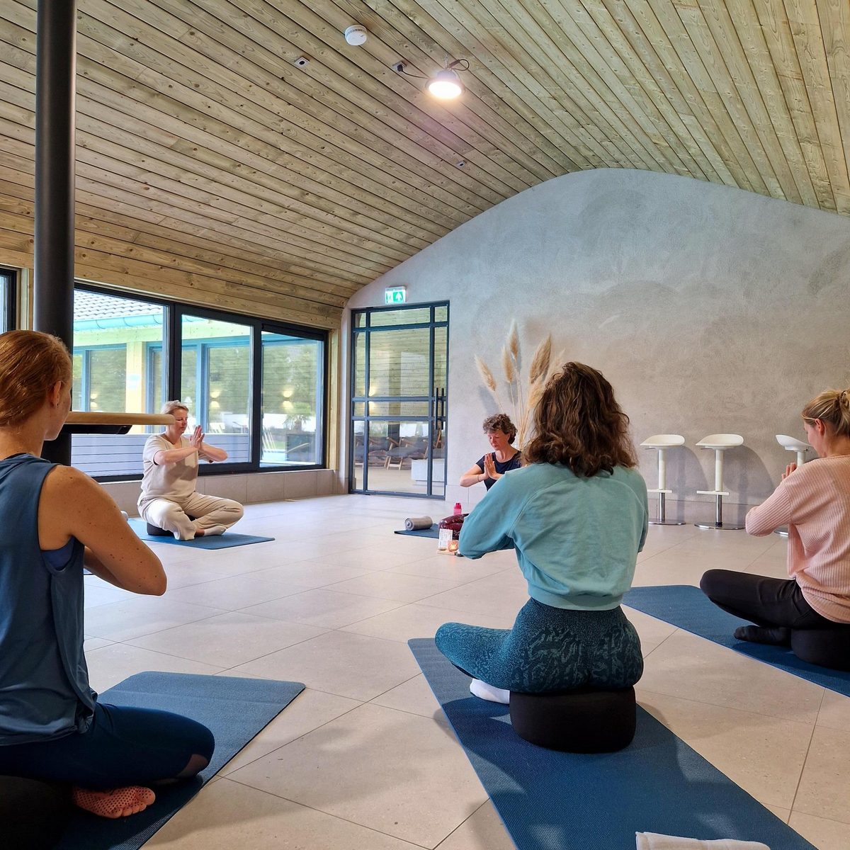 Feelgood Yoga Retreat Arrangement - april