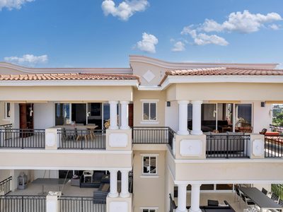 23 AMAZING Airbnb Penthouses for the Ultimate Getaway