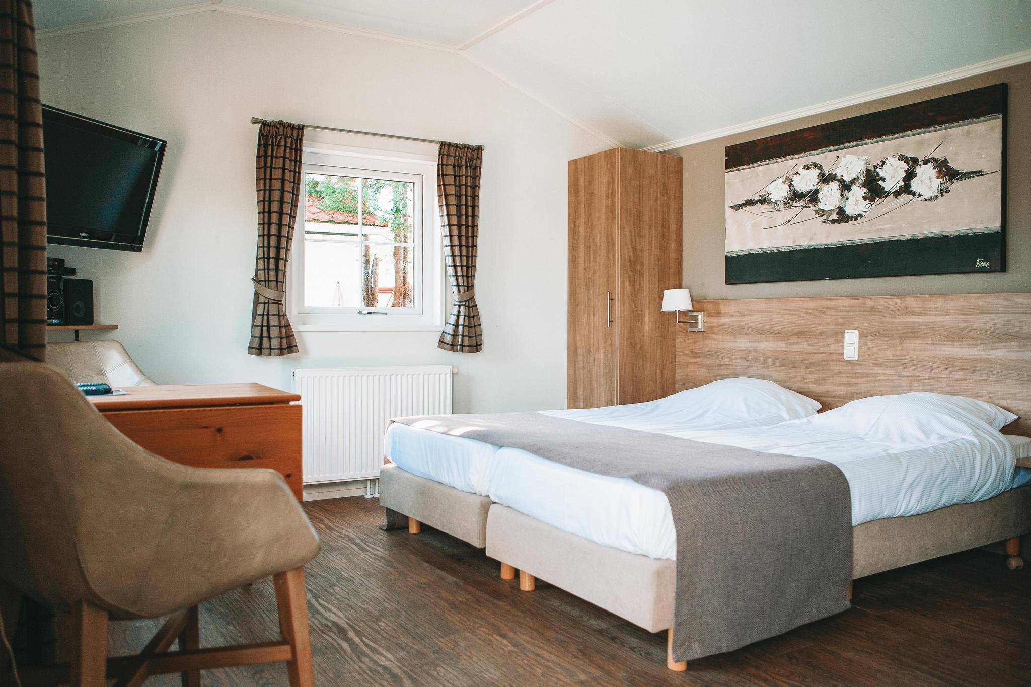 2 + 2-person Hotel room - Voorthuizen