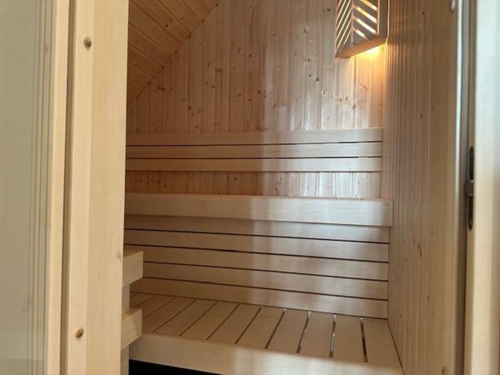 Forest Villa with Hottub & Sauna | 8 persons