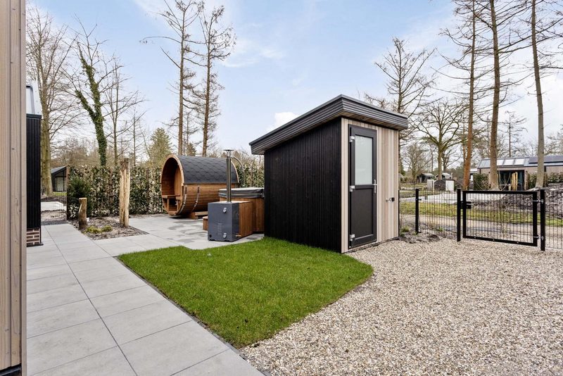 lodge-royal-eco-6-personen-wellness-hottub