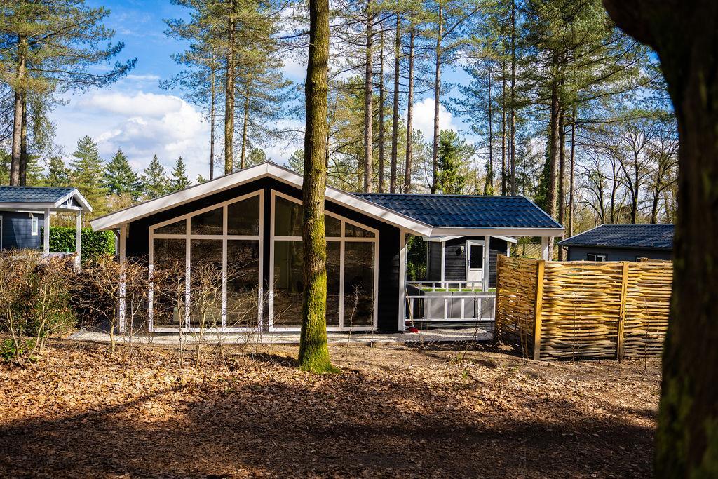 Luxe Heuvelrug Cottage voor 6 personen met hottub biedt comfort en natuur voor een perfecte ontspanning.