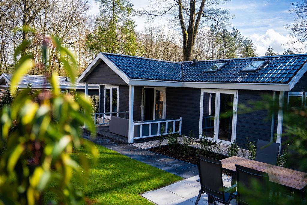 De luxe Heuvelrug Cottage met hottub voor 4 personen biedt rust, natuur en comfort in het hart van de Utrechtse Heuvelrug.