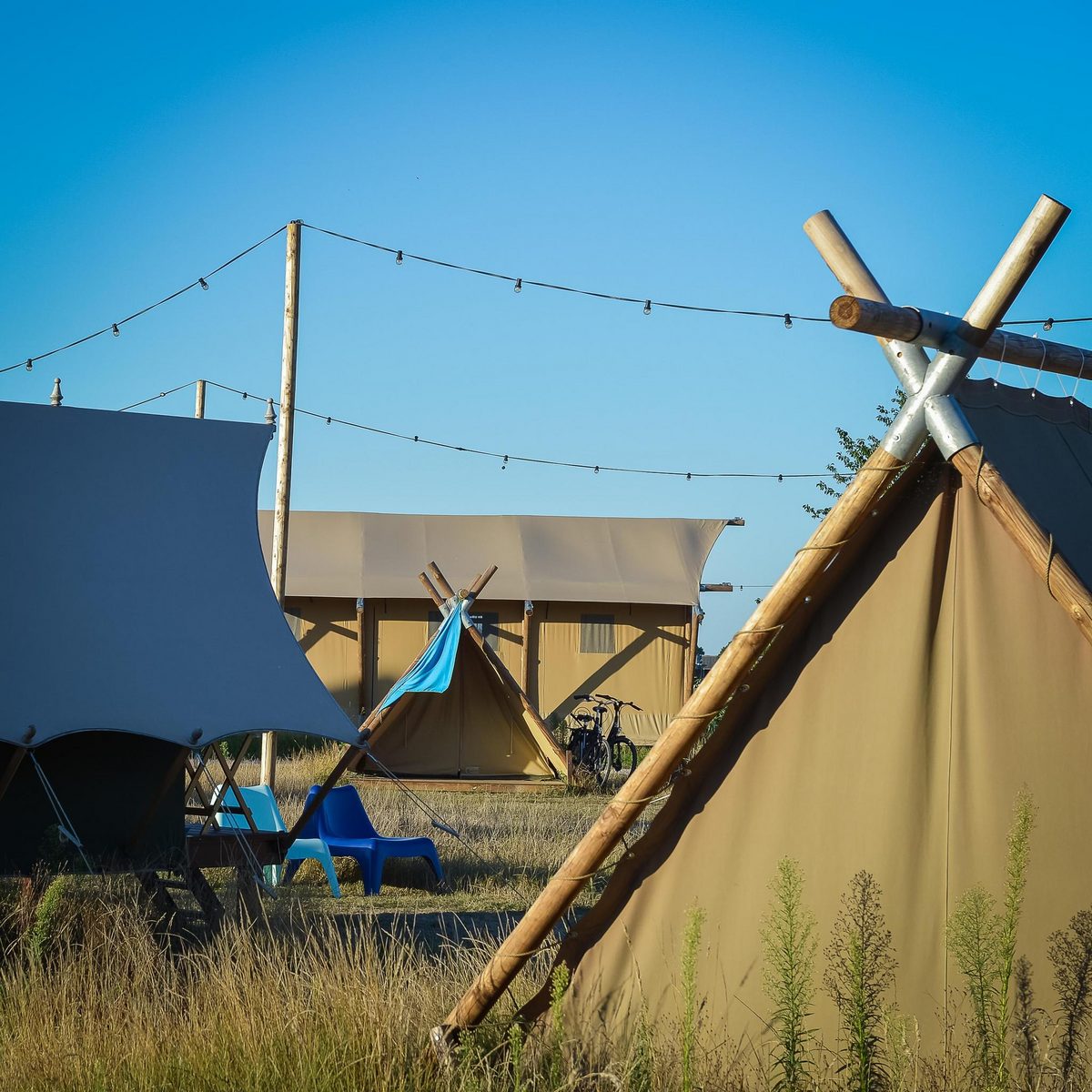 Pop-up glamping: 6x Awaji 2P + 6x Bell tent 2P | 24 pers.