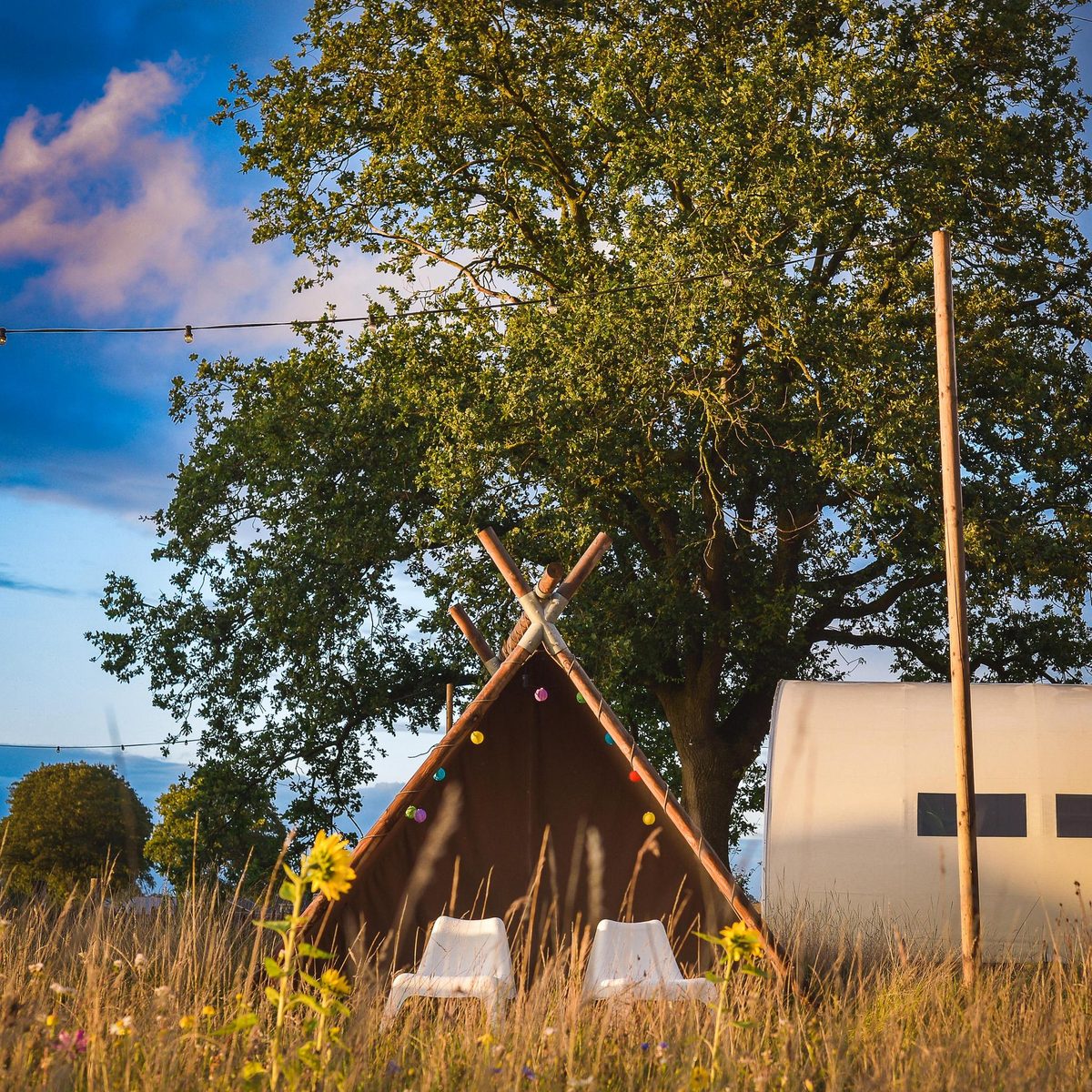 Pop-up glamping: 12x Awaji 2P + 12x Bell tent 2P | 48 pers. 