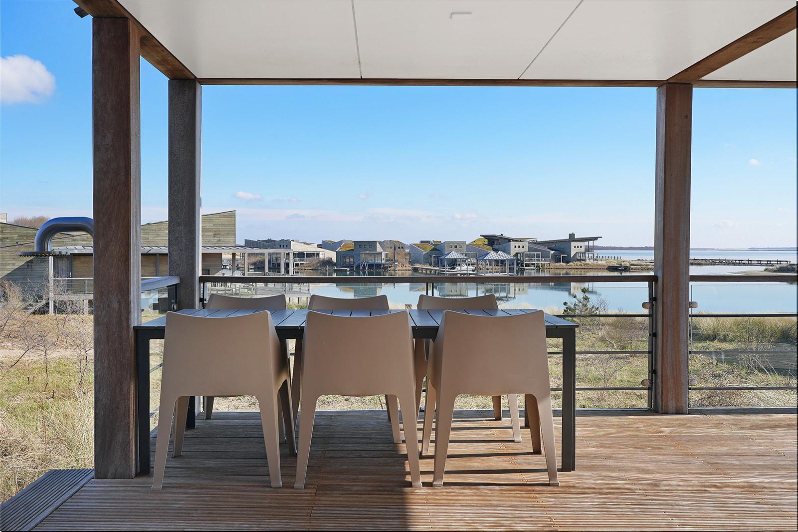 De 6 persoons Villa DeLuxe beschikt over een comfortabel en smaakvol ingericht interieur, uitzicht op het landschap, perfect voor honden en met kinderen.