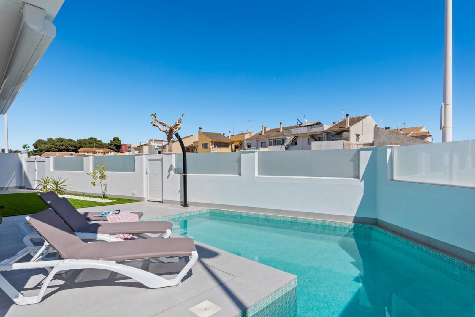 Los Antolinos Retreat: Private Villa with Pool & Terrace