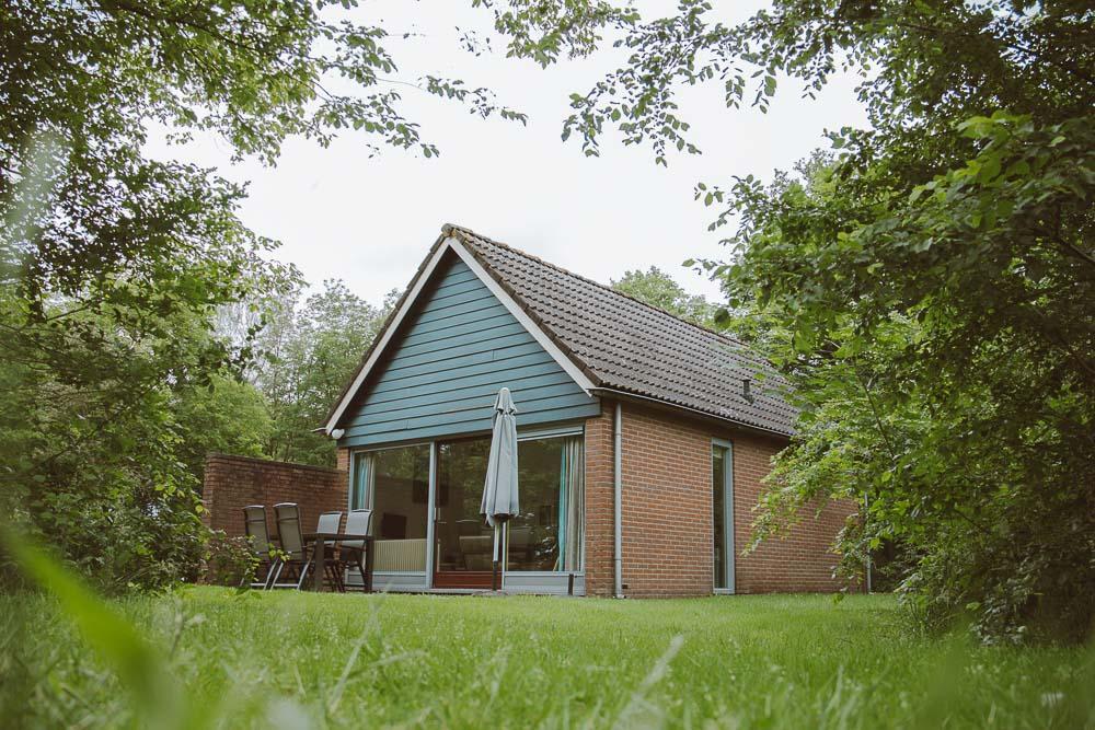 Verbringen Sie Ihren Aufenthalt im IJssel Plus Bungalow für 4 Personen im Vakantiepark de Sallandshoeve und genießen Sie Komfort und Natur in Overijssel.