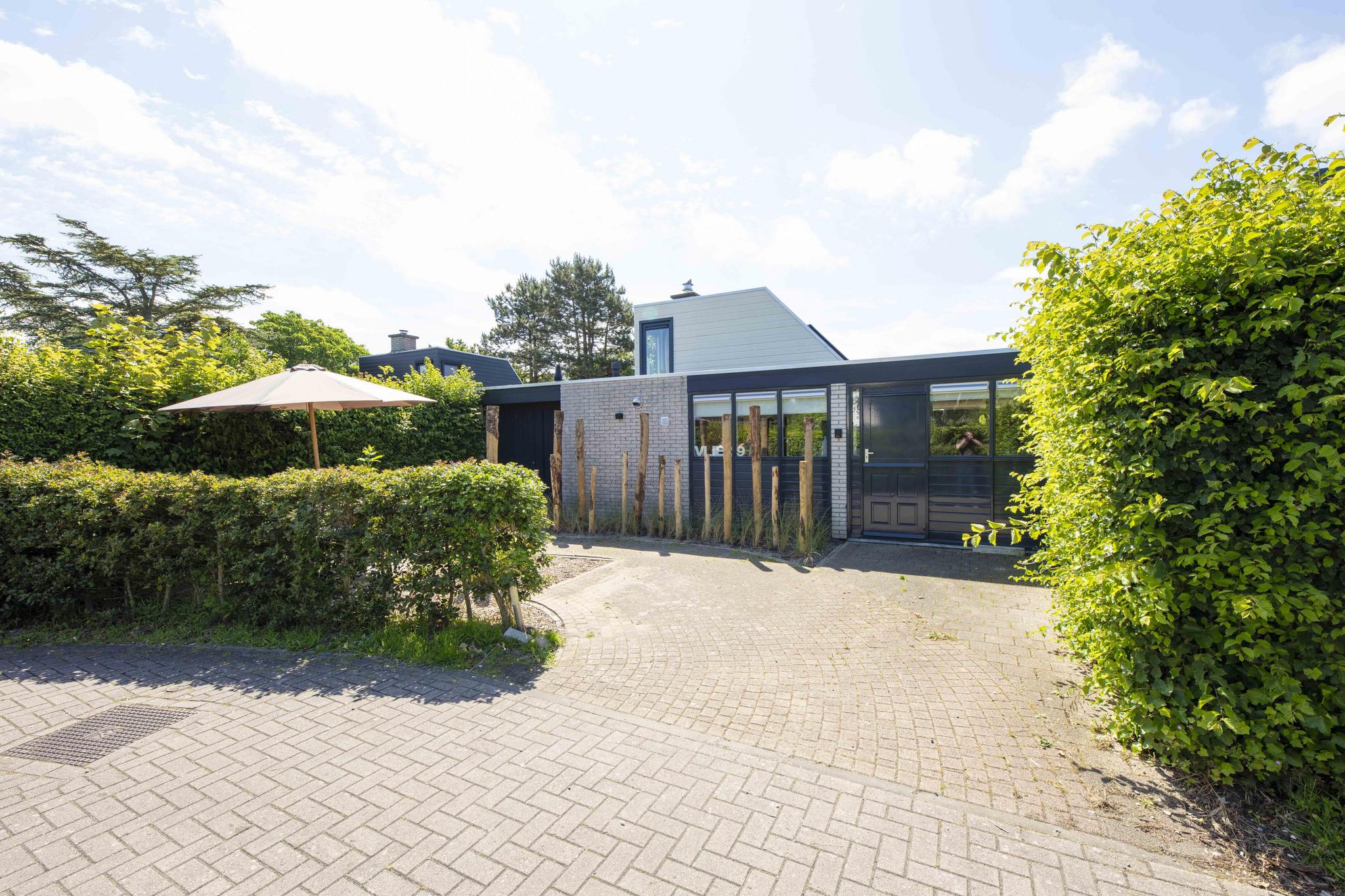 Smaakvol ingerichte, rookvrije bungalow ligt op loopafstand (1,5 km) van het strand van Ouddorp in het park Klepperstee.