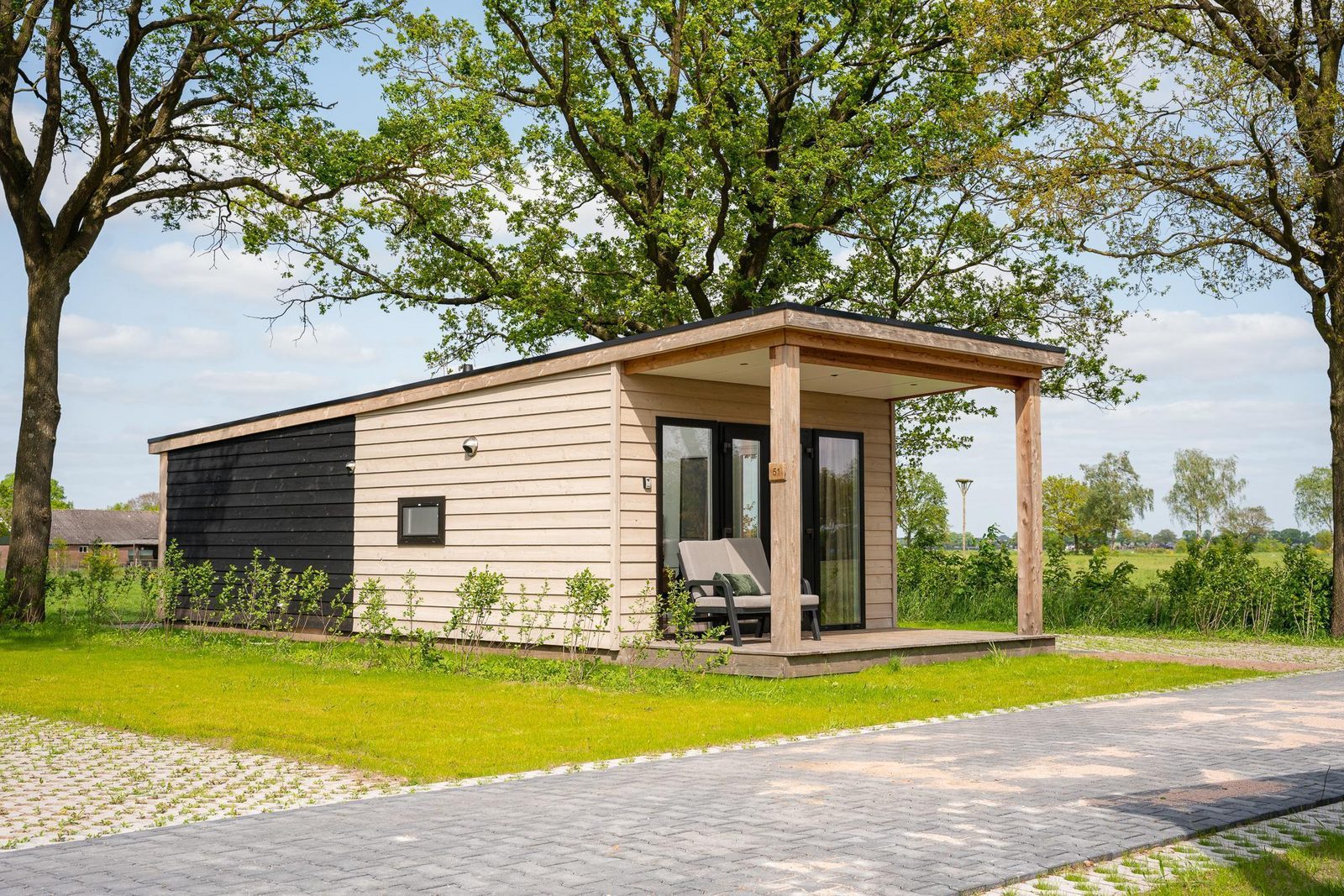 Wellnesslodge | jacuzzi, sauna en sunshower | 2 personen in Nederland