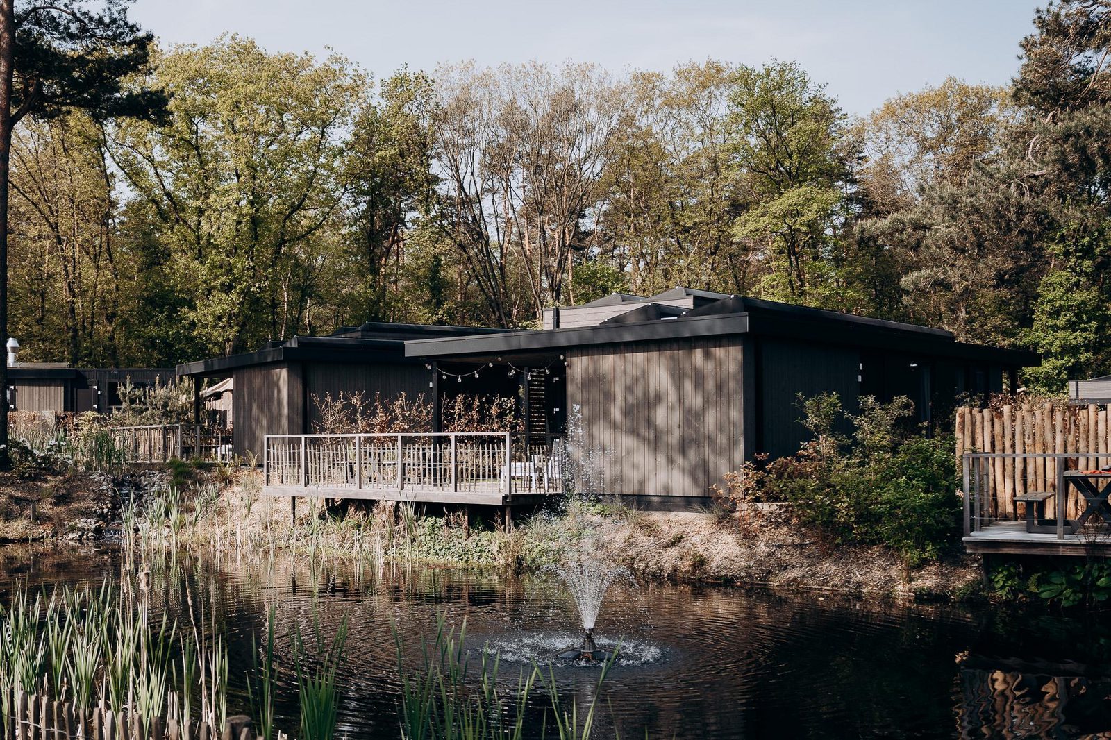 Luxe Familie Waterlodge + hottub (6p) in Nederland