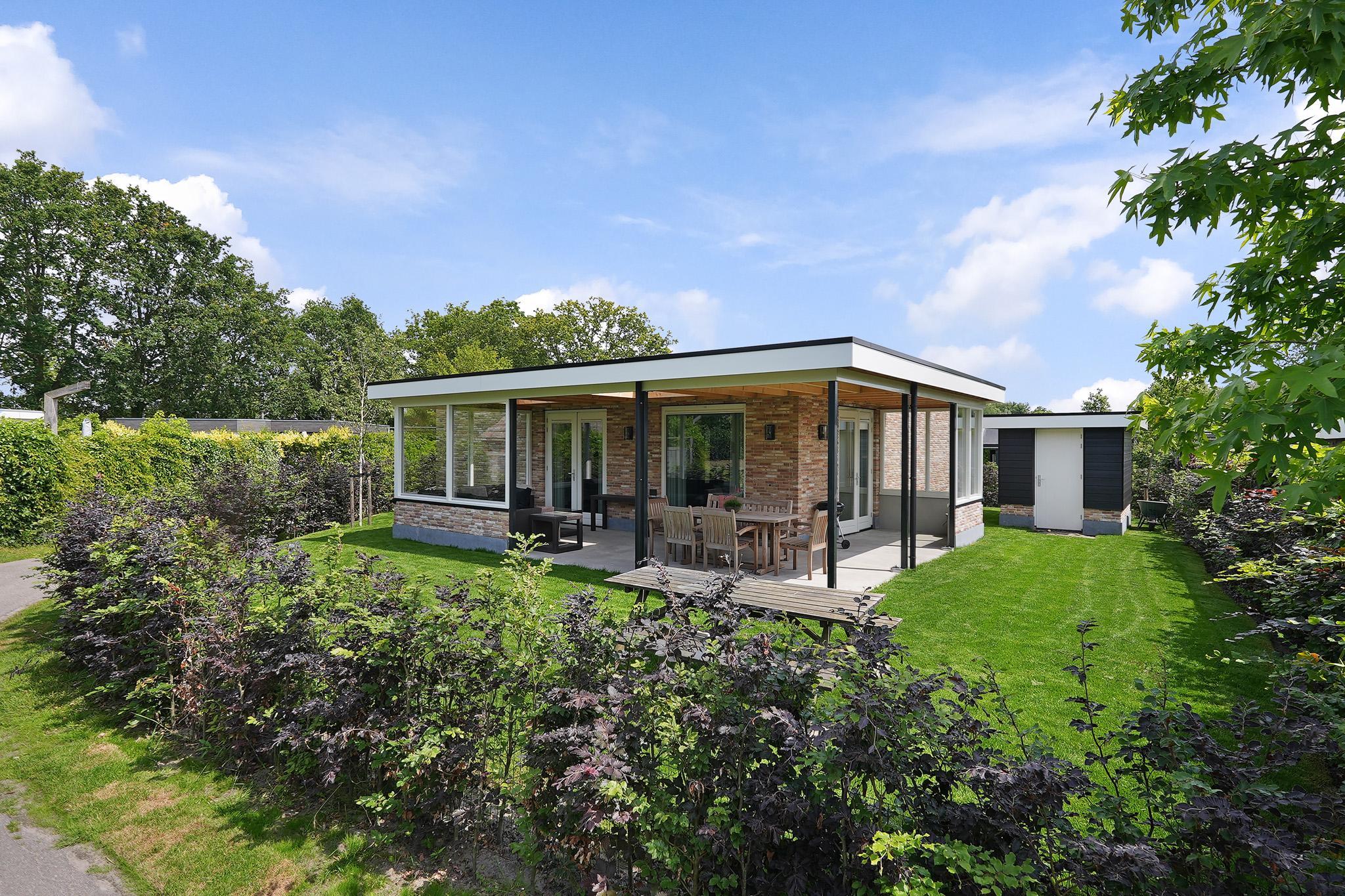 Dieses Ferienhaus kombiniert Luxus und Komfort mit einer ruhigen Lage im charmanten Alexanderpark und ist perfekt für einen erholsamen Urlaub.