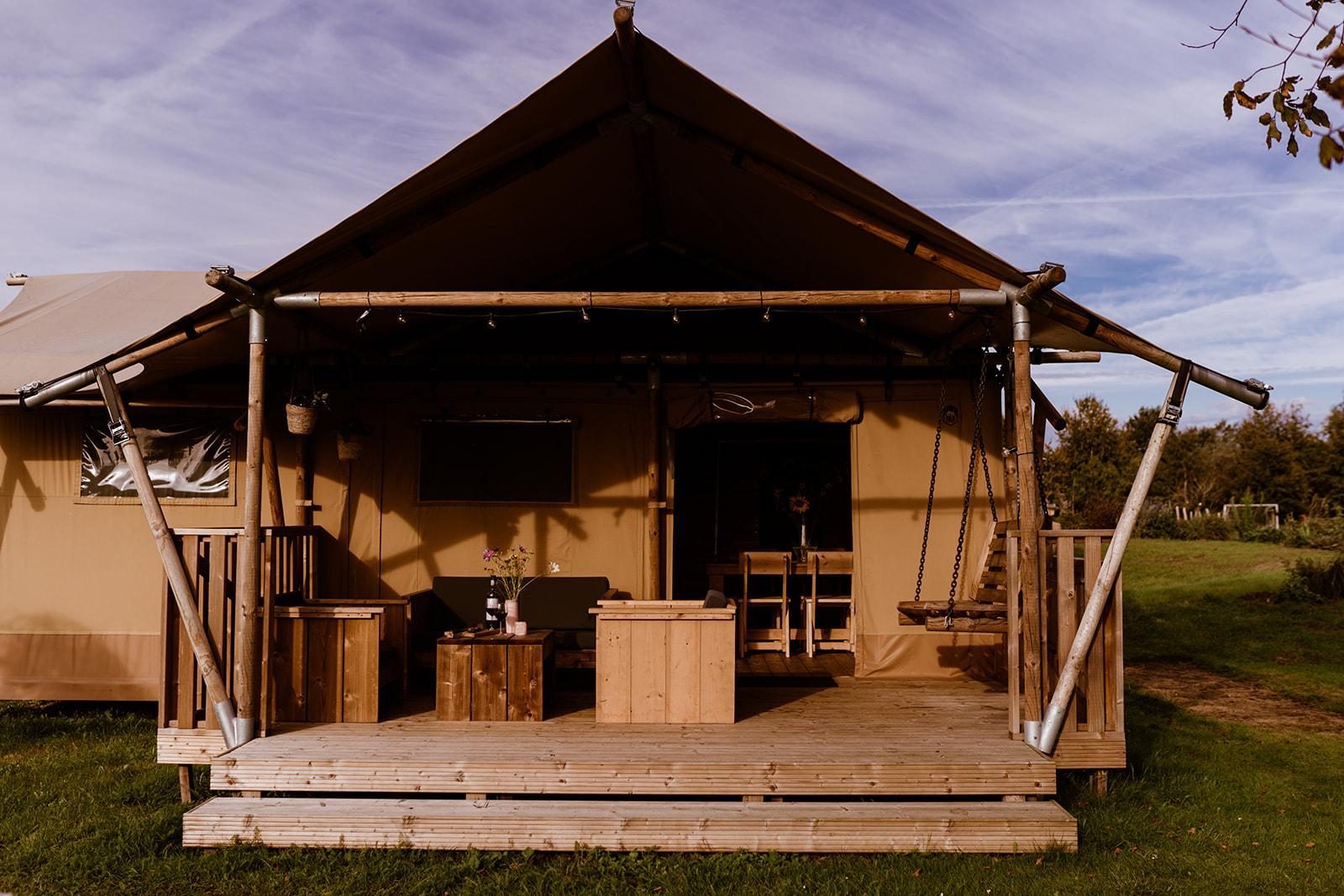 Groupaccommodation 'de Blokhut' + 4 5-person glamping tents (20 people)
