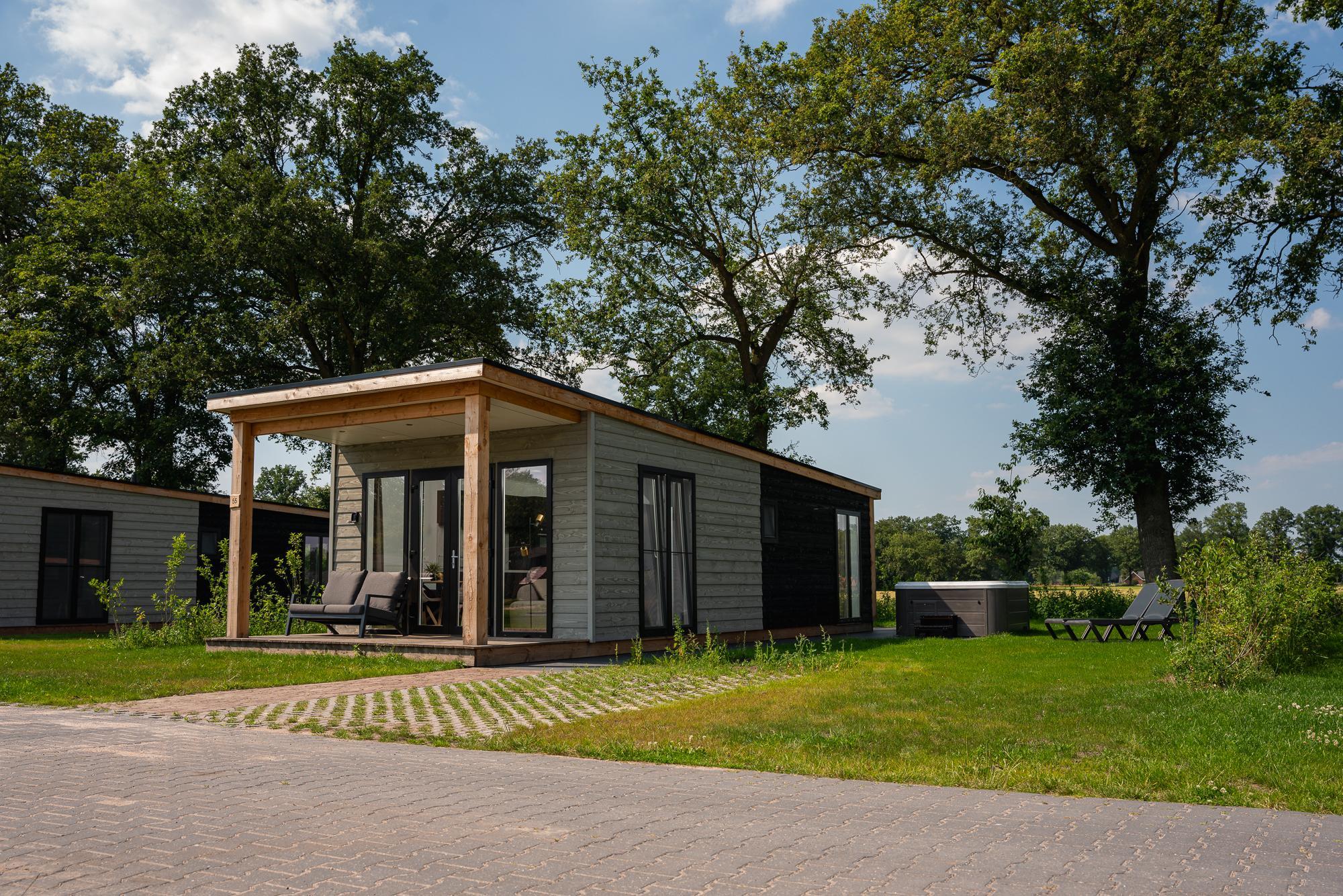 panorama-wellness-lodge-jacuzzi-sauna-and-sunshower-2-persons