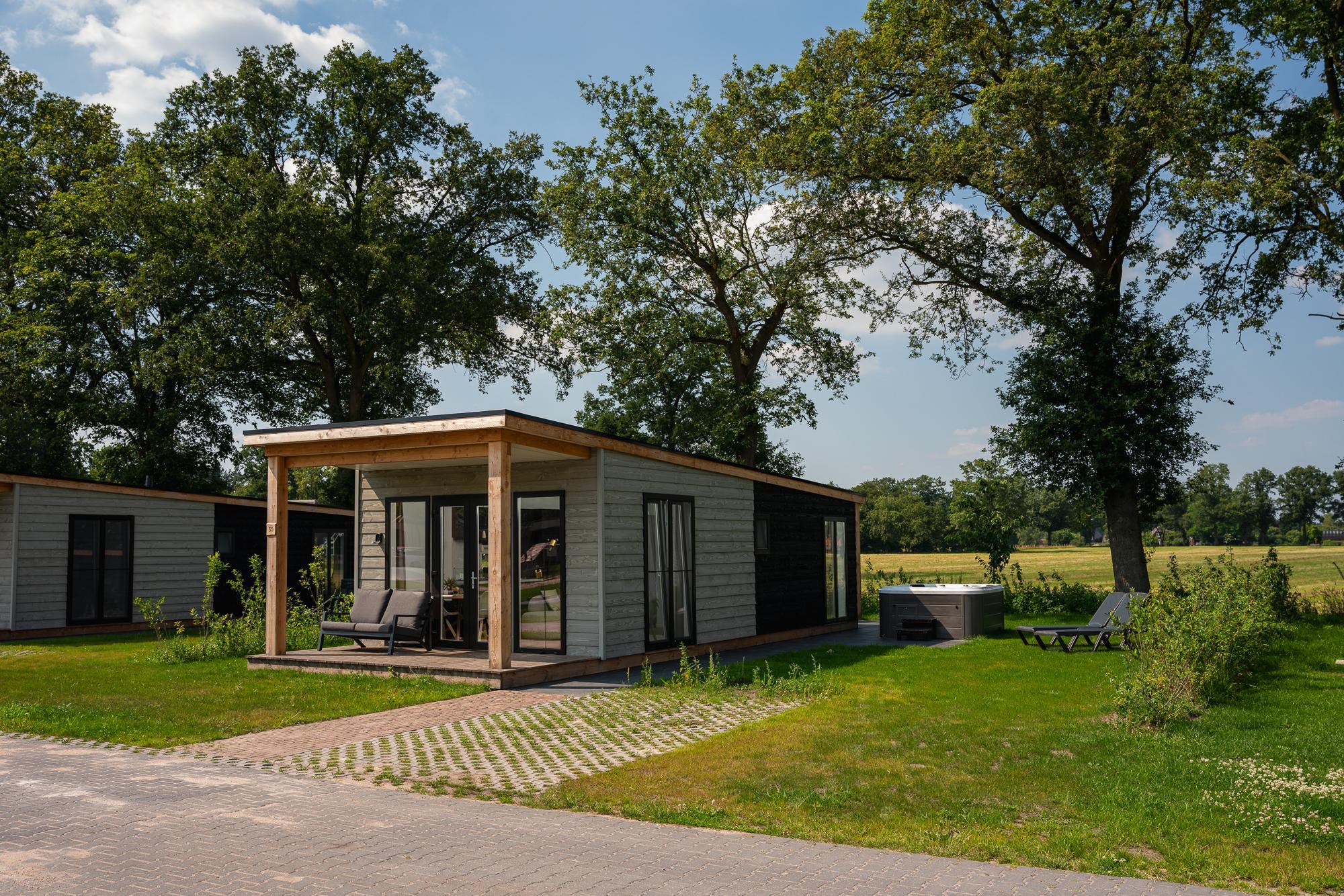 panorama-wellness-lodge-jacuzzi-sauna-and-sunshower-2-persons