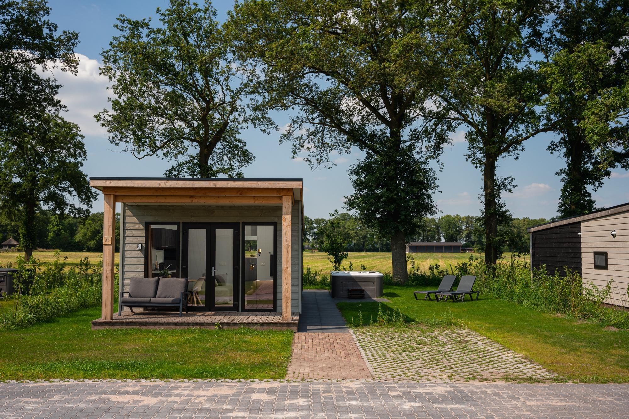 panorama-wellness-lodge-jacuzzi-sauna-and-sunshower-2-persons