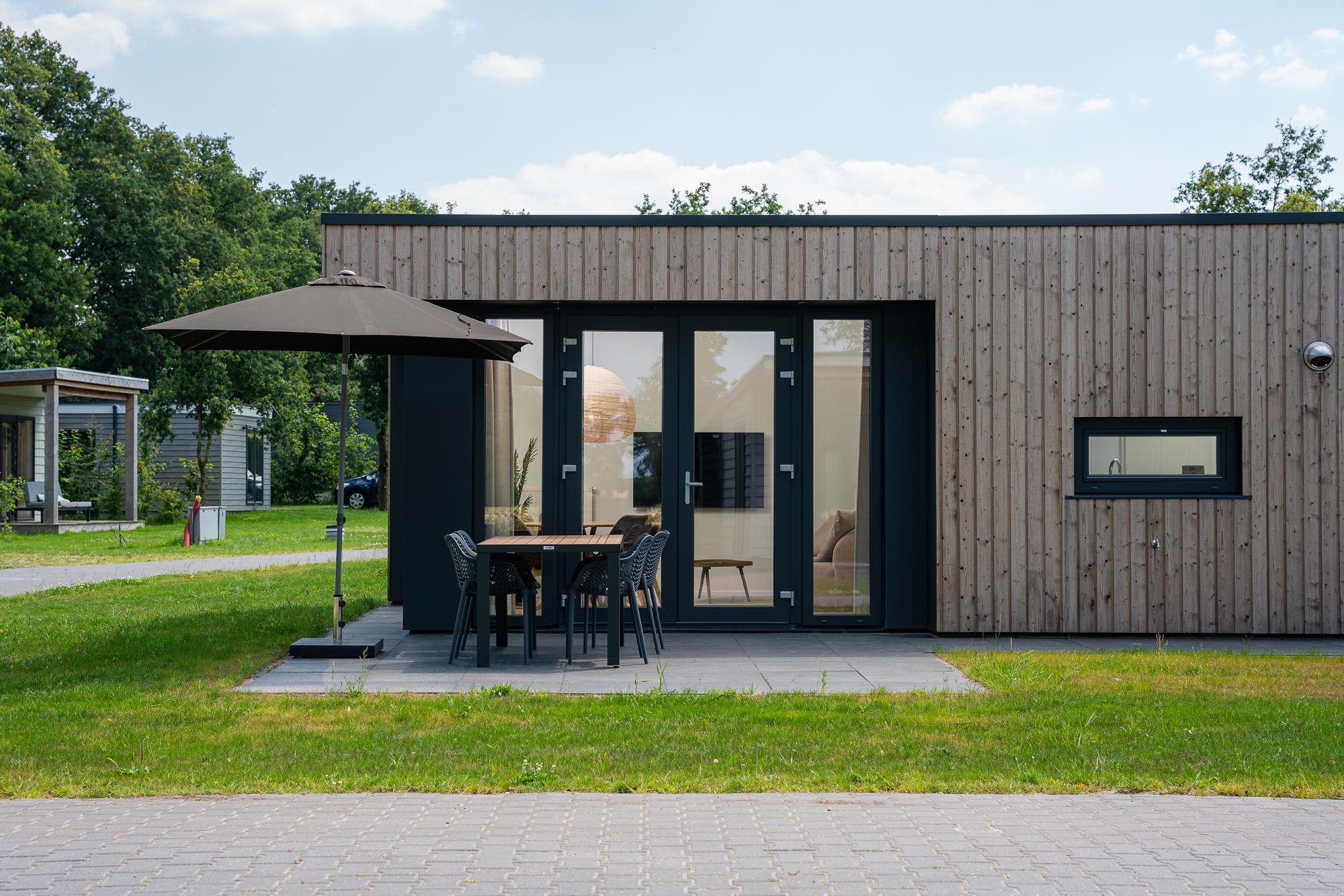 Happy Oak lodge | Two ensuite bathrooms | 4 personen afbeelding