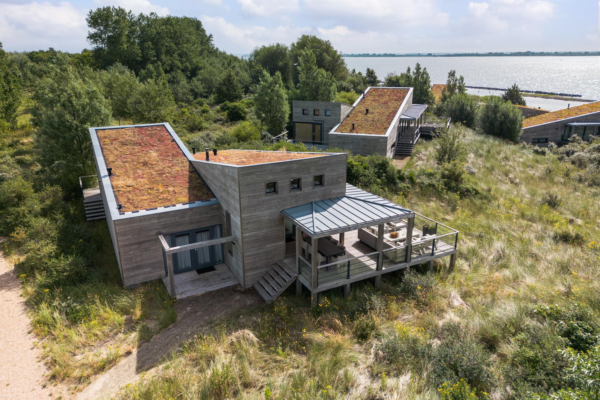 De 4 persoons Villa Super VIP beschikt over een luxe en comfortabel ingericht interieur, perfect met honden en kinderen.