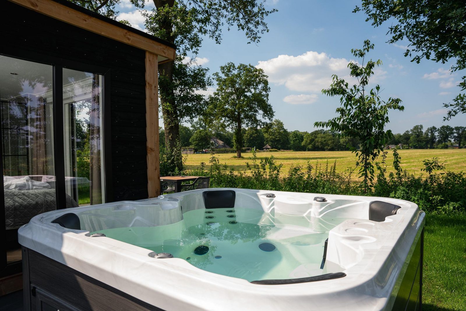 Panorama Wellnesslodge | Jacuzzi, Sauna und Bad | 2 Personen