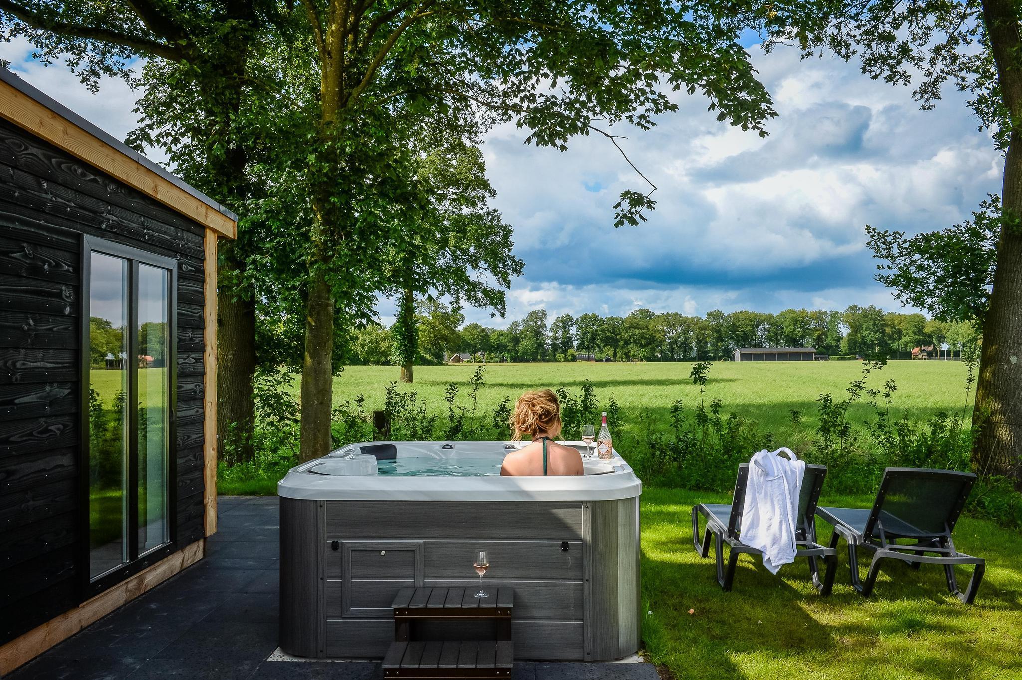 Panorama lodge with jacuzzi | 2 p. - Rijssen