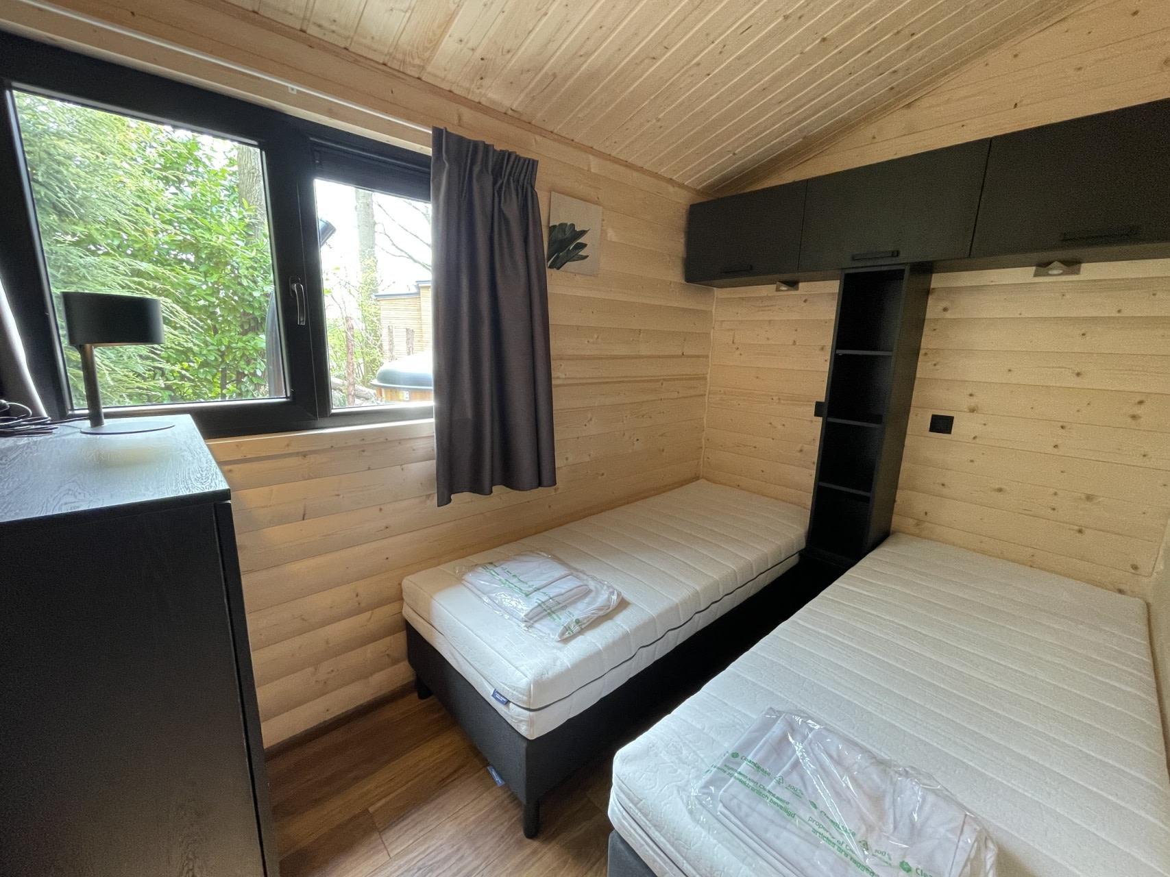 Accommodation De Utrechtse Heuvelrug - Chalet - Hackfort Wood Hottub 6 - 10