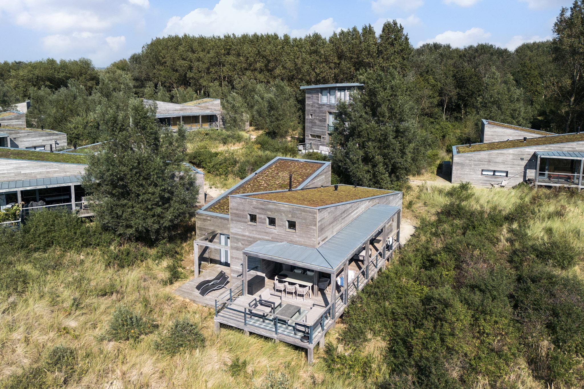 De 6 persoons Villa Comfort beschikt over een comfortabel en stijlvol ingericht interieur, uitzicht op het landschap, perfect honden en kinderen.