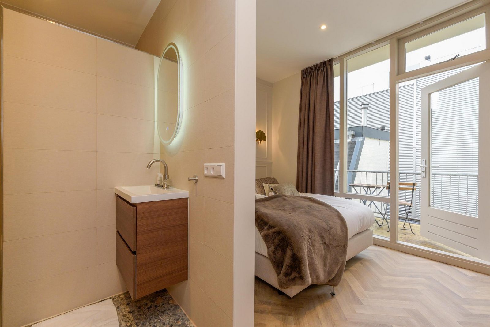 Hotel Novallure City Centre - Kamer met eenpersoonsbedden en balkon