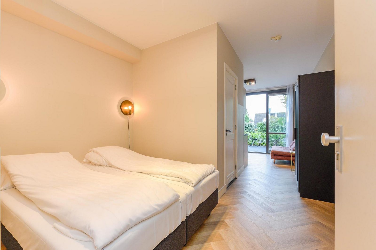 Novallure Short Stay Apartments - Studio met buitenruimte - Voorzijde