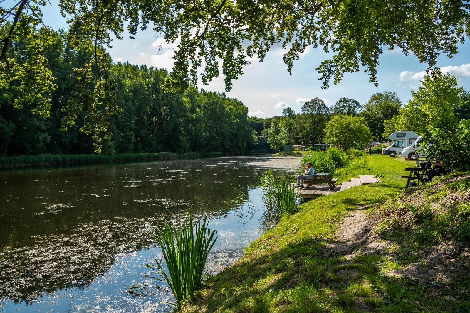 Accommodatie Het Amsterdamse Bos - Kampeerplaats - Camperplaats Standaard L aan het water - 5