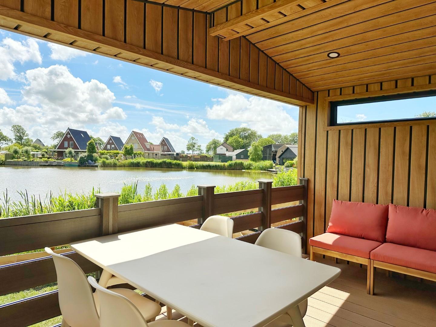 De parel van het park: een geweldig mooi chalet op de mooiste plek op ons park!