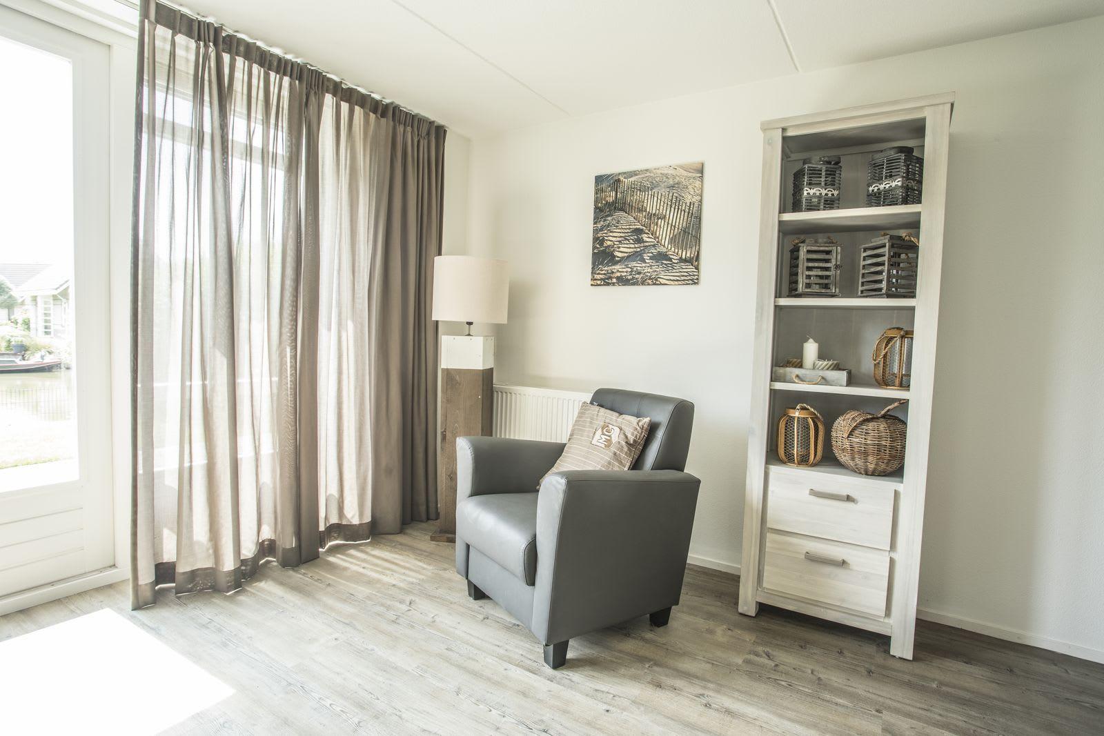 Accommodation IJsselmeer - Holiday home - Dijkhuis 4 - 8