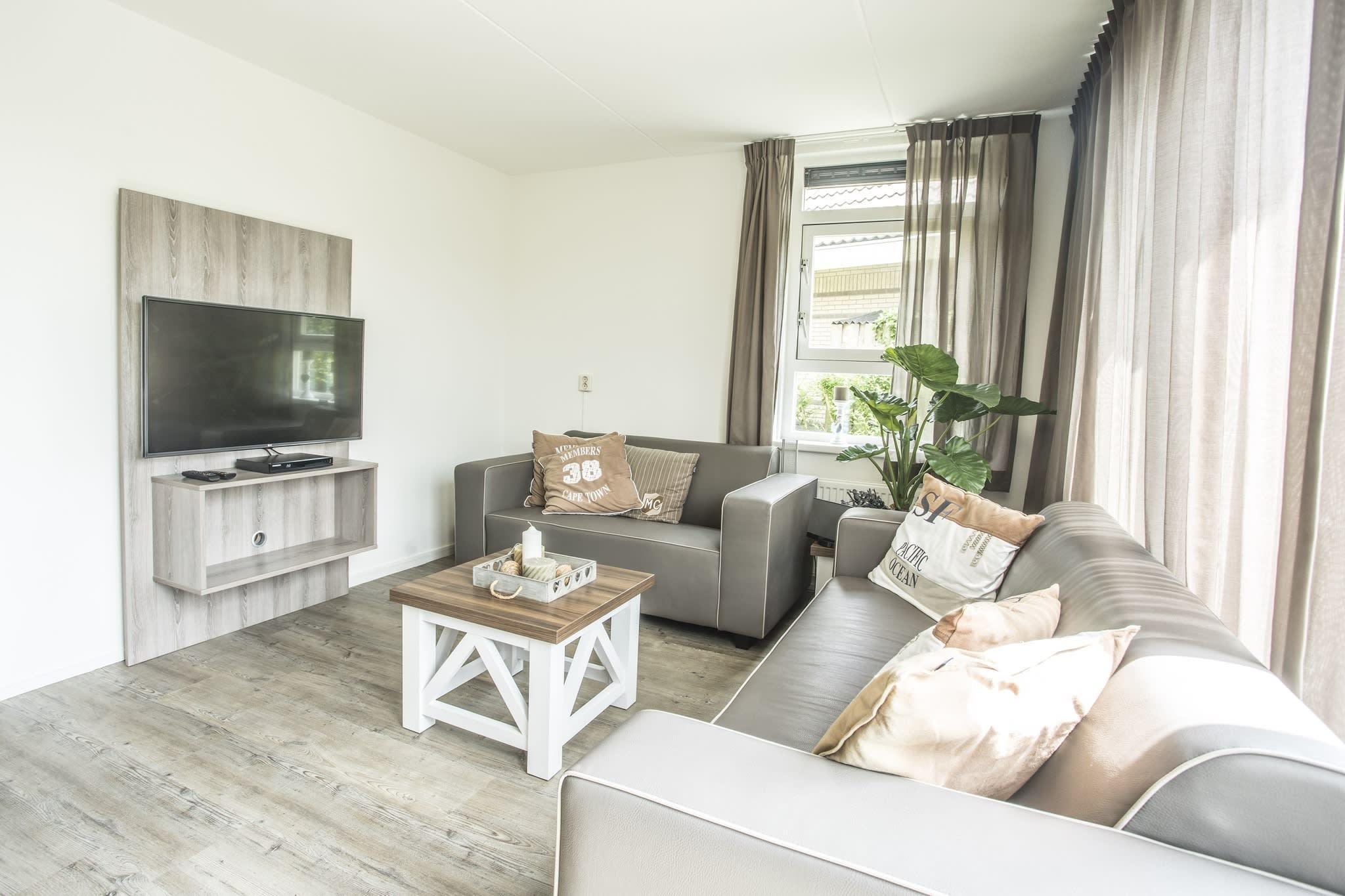 Accommodation IJsselmeer - Holiday home - Dijkhuis 4 - 5