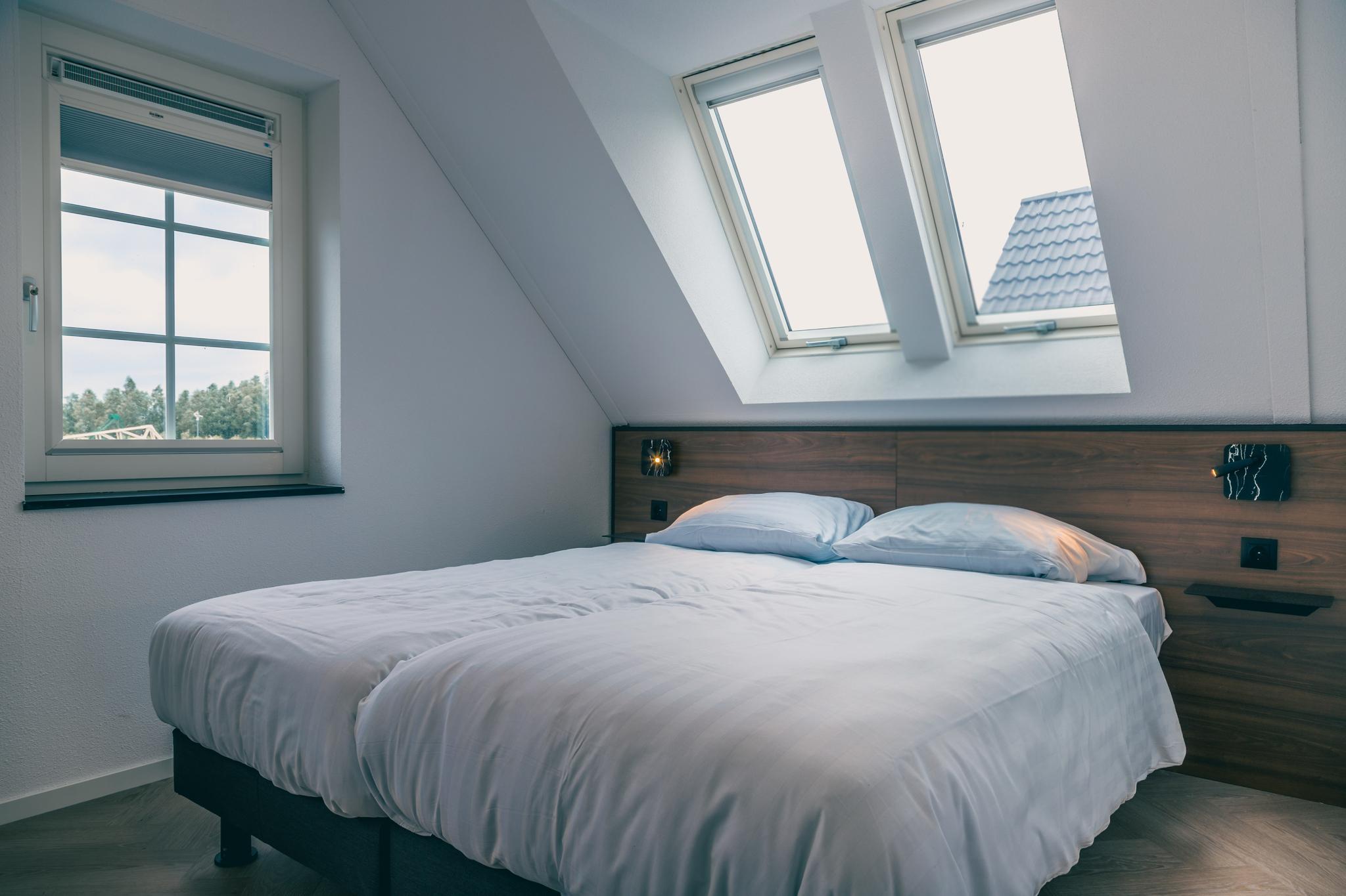 Accommodation IJsselmeer - Holiday home - Watervilla Wellness 6 - 11