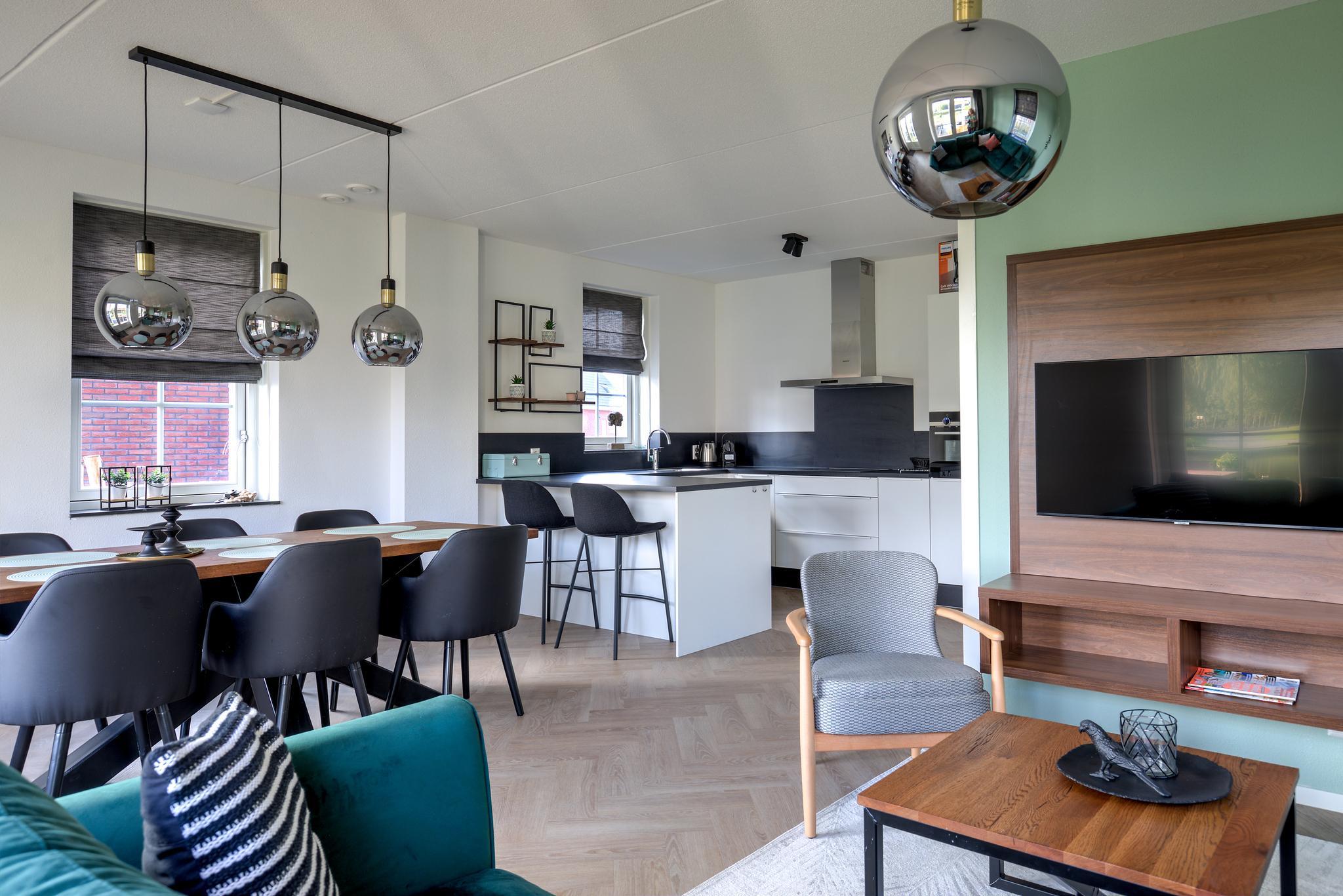 Accommodation IJsselmeer - Holiday home - Watervilla Wellness 6 - 6
