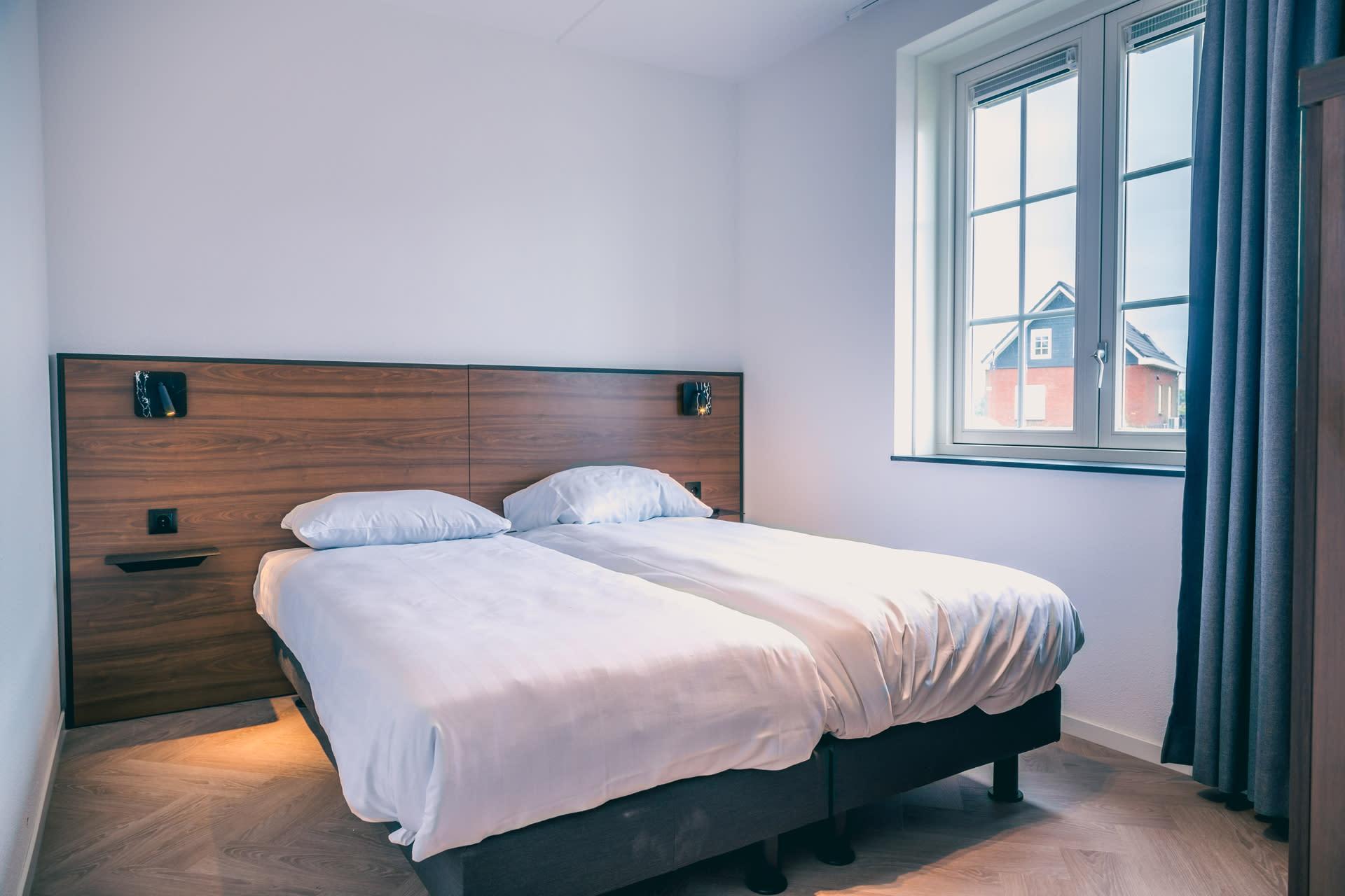 Accommodation IJsselmeer - Holiday home - Watervilla Wellness 6 - 12