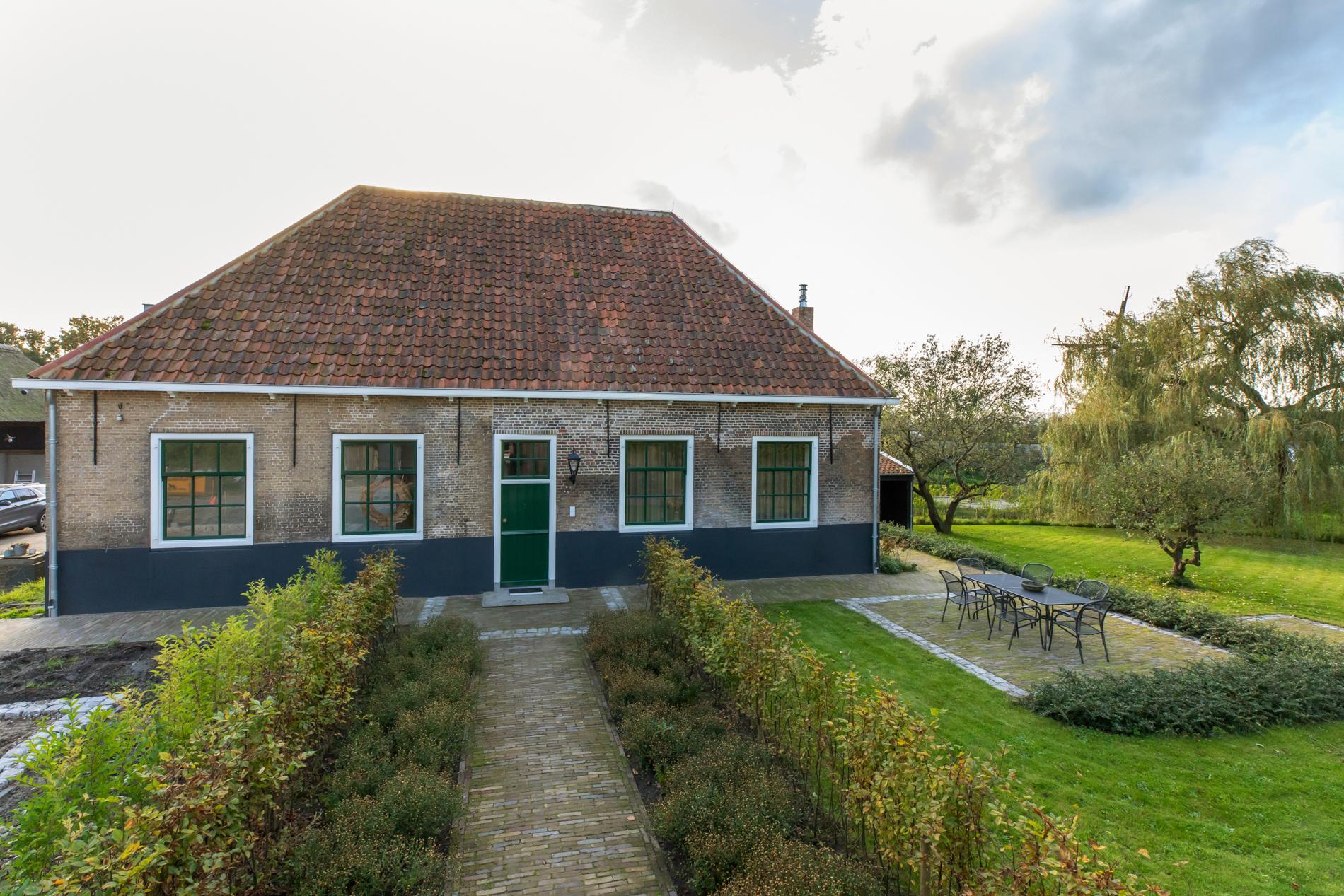 Holiday home - Stationsweg 5 | Heinkenszand 'Boerderij Molenhof'