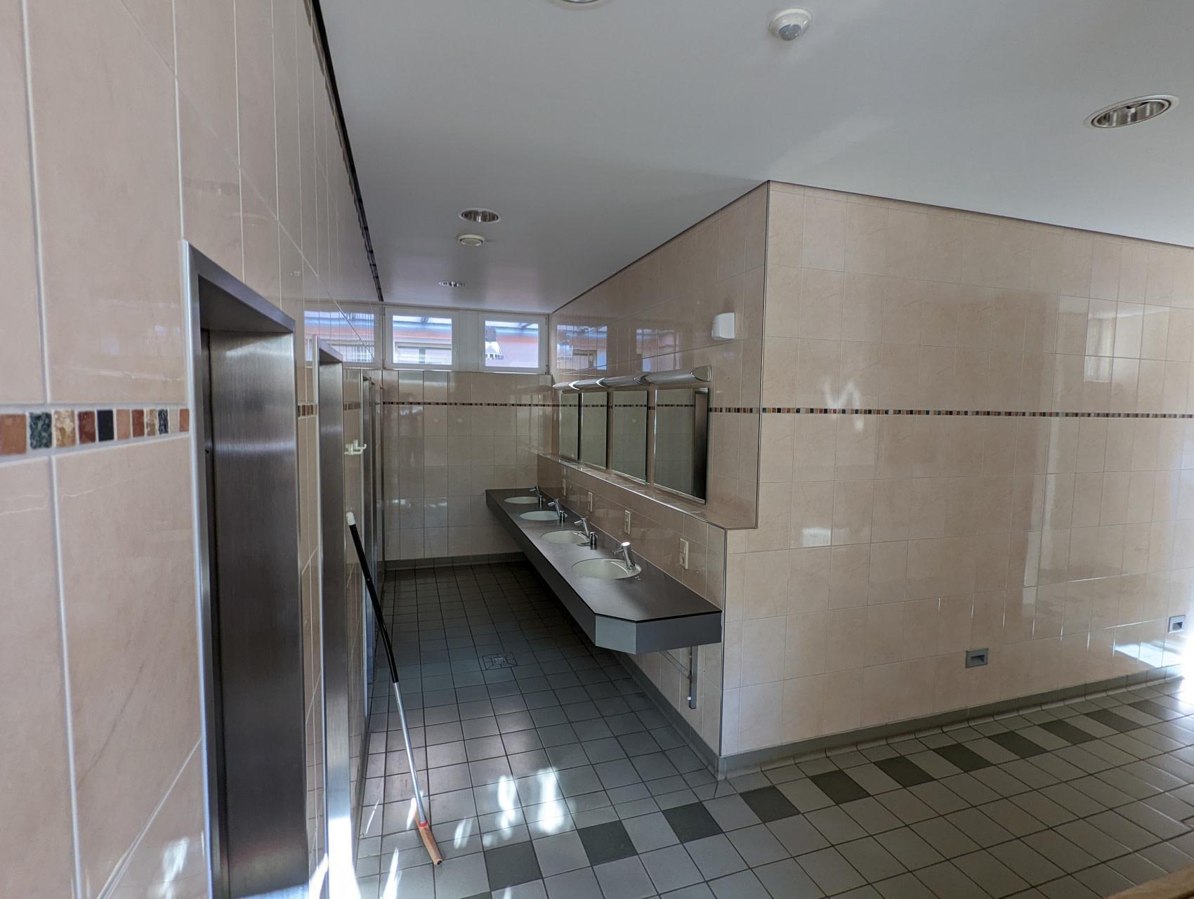Accommodatie Biggesee - Kampeerplaats - Kampeerplaats Standaard met privésanitair in de buurt - 10