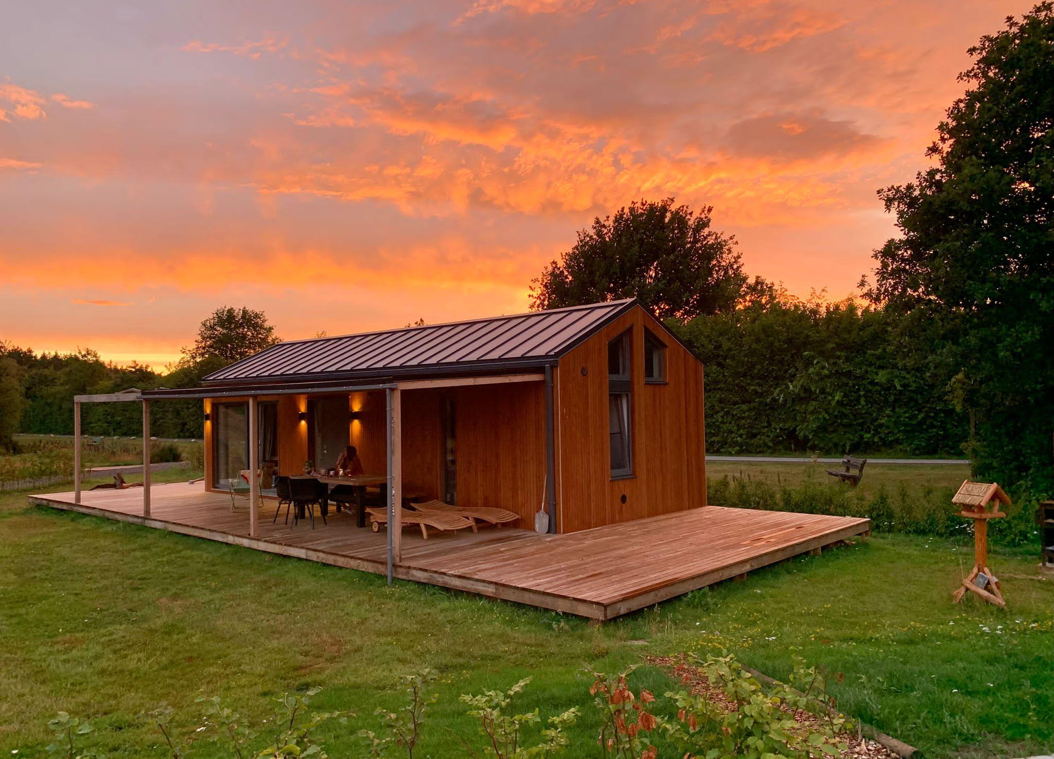Dieser schöne Bungalow bietet alles, was Sie für einen herrlichen Urlaub brauchen. Mit einem 500 m² großen Garten und einer modernen Einrichtung kann Ihr Urlaub beginnen!